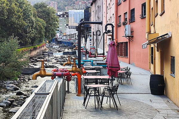 L’Aigua i la forma (Escaldes d’Engordany)